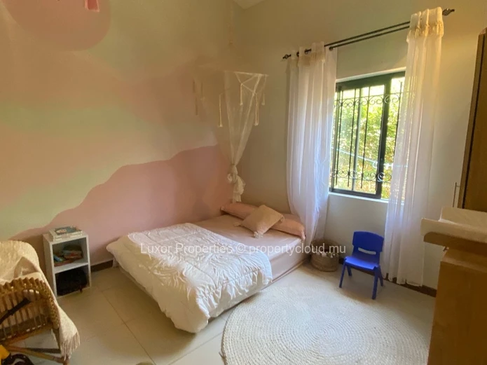 Villa Spacieuse à Vendre à Tamarin, Rivière Noire – Cadre Serein et Sécurisé
