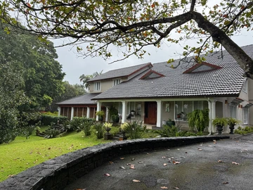 5 Bedroom Villa