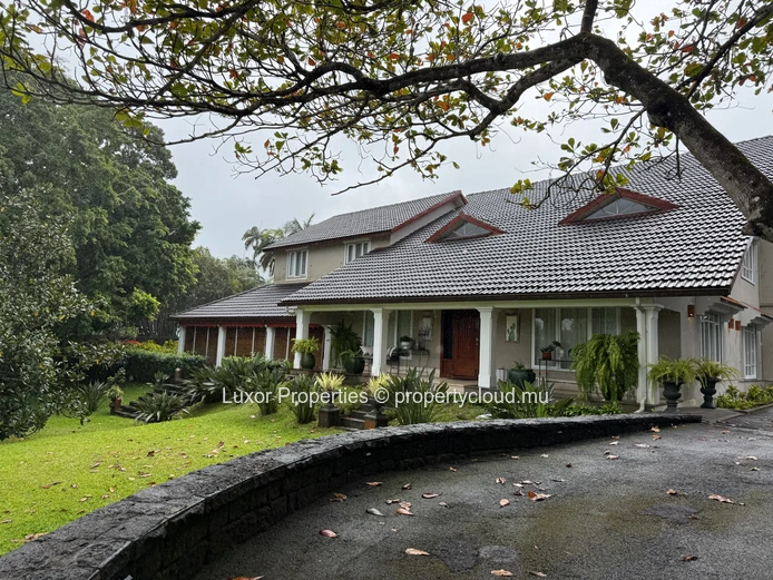  Colonial Elegance Meets Modern Functionality – Moka, Gentilly