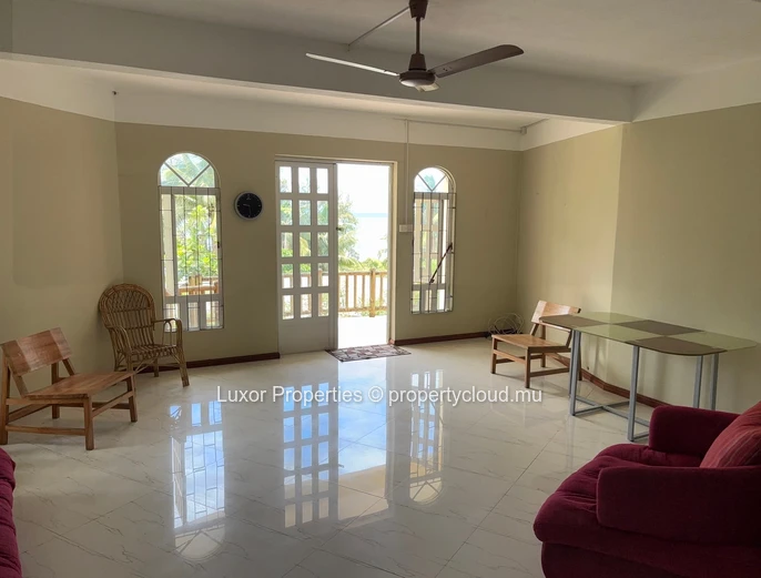 Propriété Spacieuse avec Piscine et Vue sur Mer à Anse Jonchée