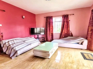 4 Bedroom Studio