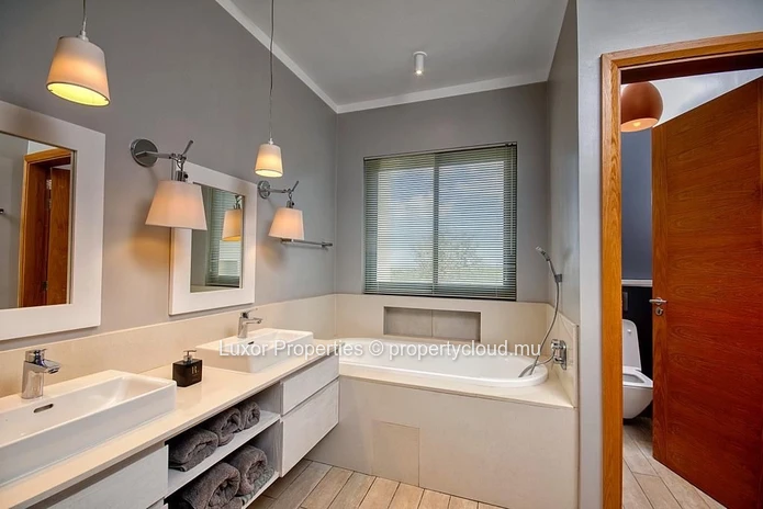 Royal park/Mascarene Penthouse for sale 