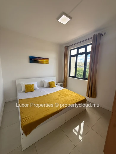 Apartment with Rooftop swimming pool