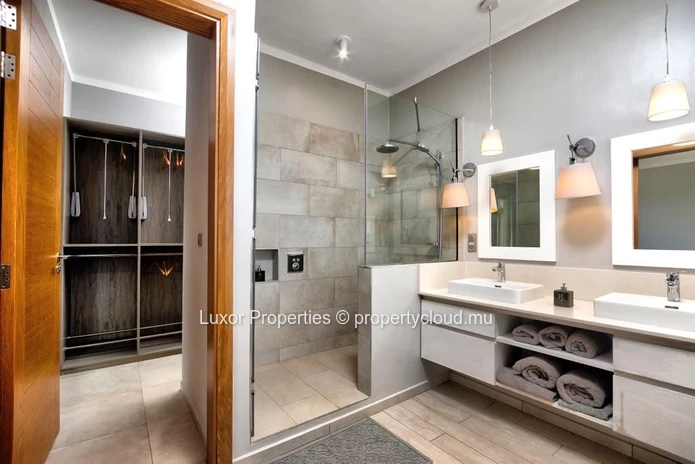 Royal park/Mascarene Penthouse for sale 