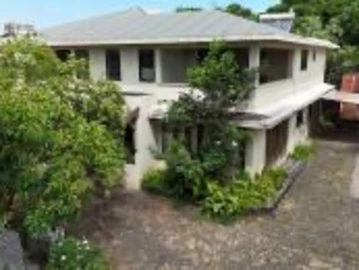 5 Bedroom Villa