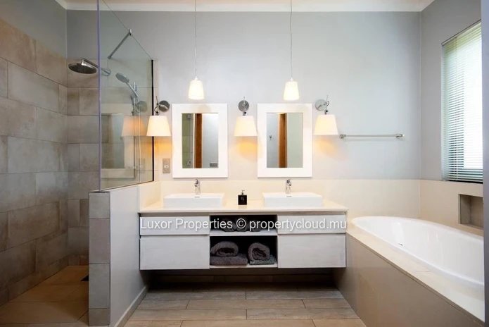 Royal park/Mascarene Penthouse for sale 