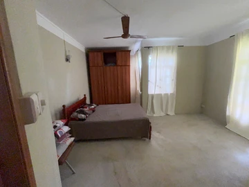 9 Bedroom Villa